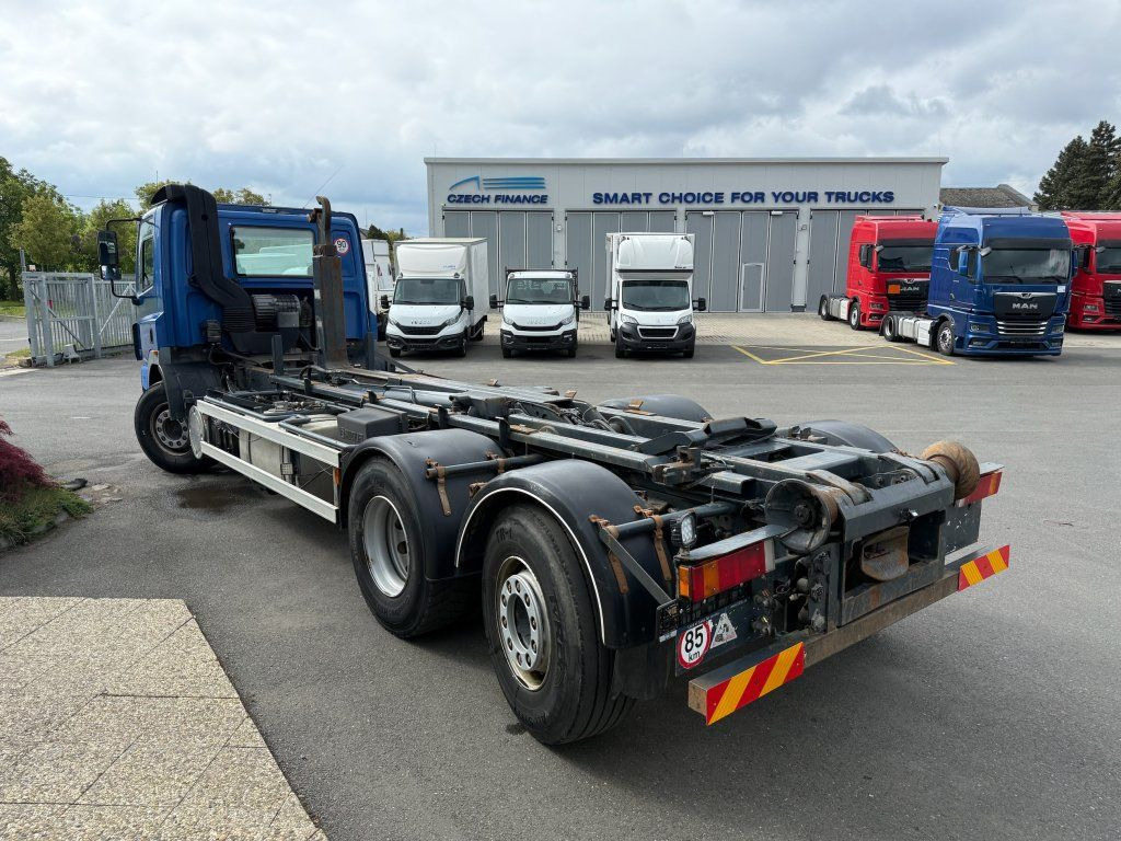 Leasing de  DAF CF85.380 6x2 EURO 3 DAF CF85.380 6x2 EURO 3: foto 8