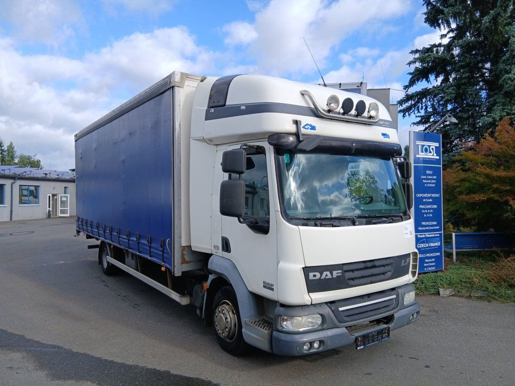 DAF LF45.220 EURO 4 - Camión lona: foto 2 DAF LF45.220 EURO 4 - Camión lona: foto 2