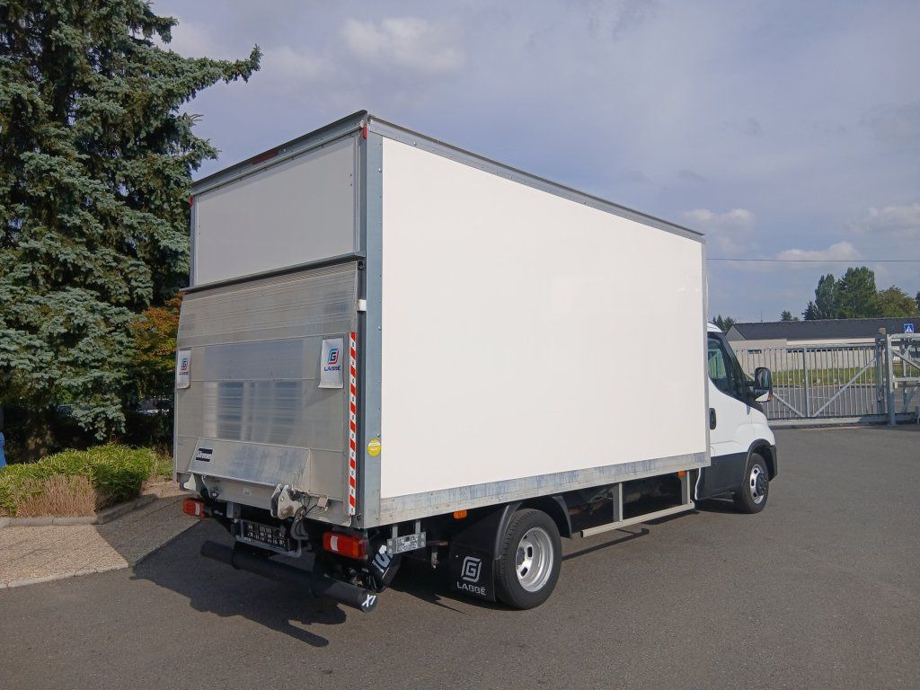 Iveco 35C16 Daily 3,0l - Furgoneta caja cerrada: foto 4 Iveco 35C16 Daily 3,0l - Furgoneta caja cerrada: foto 4