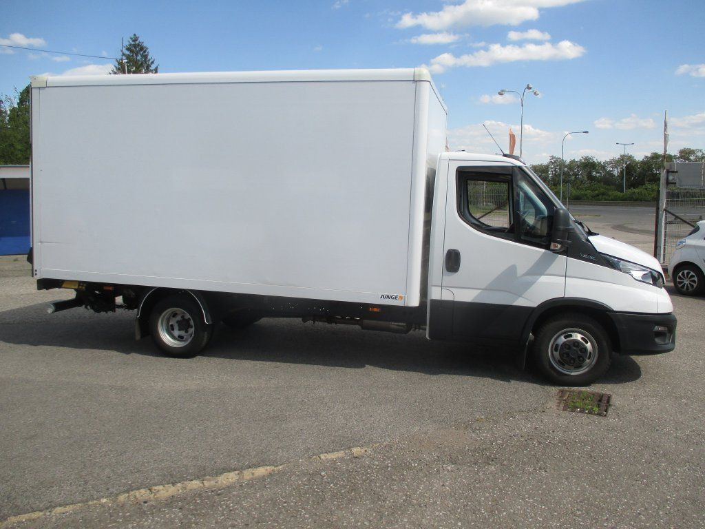 Iveco Daily 35C16 - Furgoneta caja cerrada: foto 4 Iveco Daily 35C16 - Furgoneta caja cerrada: foto 4