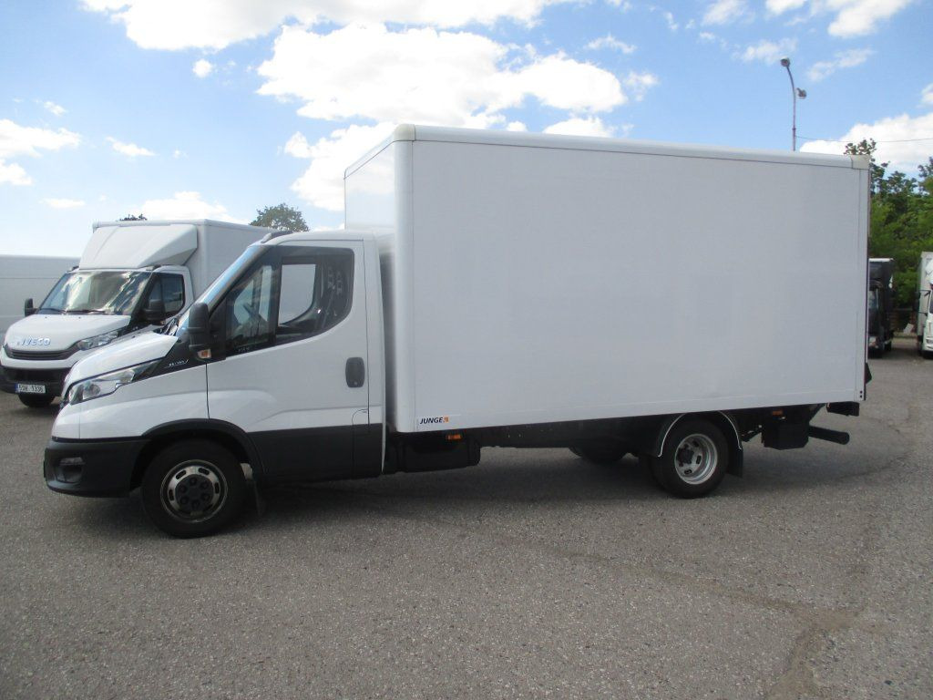 Iveco Daily 35C16 - Furgoneta caja cerrada: foto 5 Iveco Daily 35C16 - Furgoneta caja cerrada: foto 5