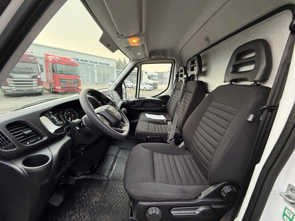 Furgoneta caja cerrada Iveco Daily 35C16: foto 11
