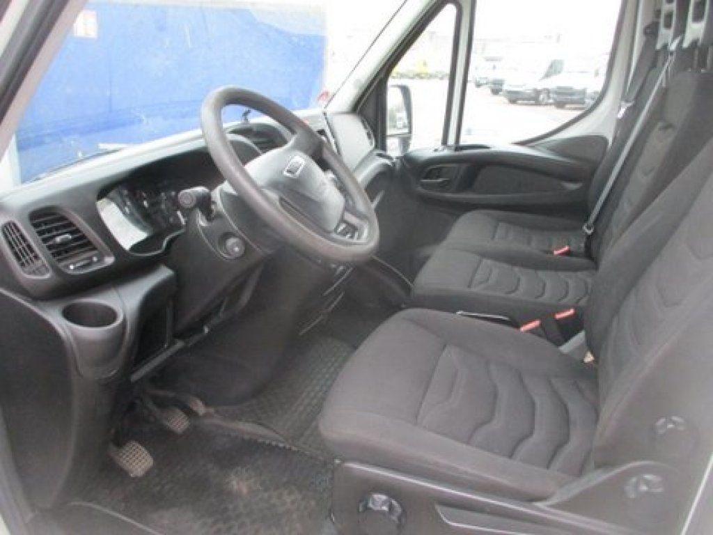 Iveco Daily 35S15V - Furgón: foto 4 Iveco Daily 35S15V - Furgón: foto 4