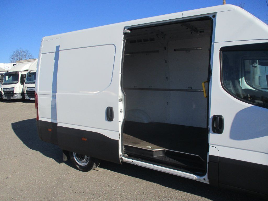 Iveco Daily 35S16 - Furgón: foto 4 Iveco Daily 35S16 - Furgón: foto 4