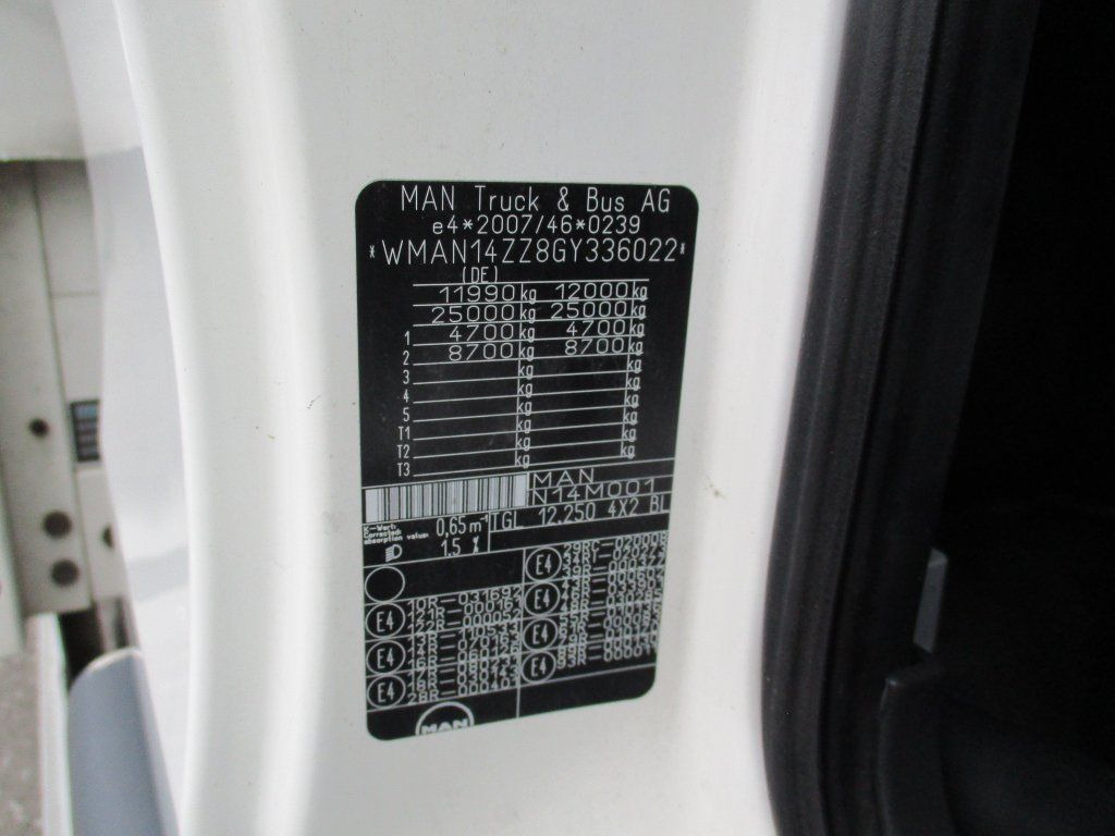Camión lona MAN TGL 12.250: foto 10