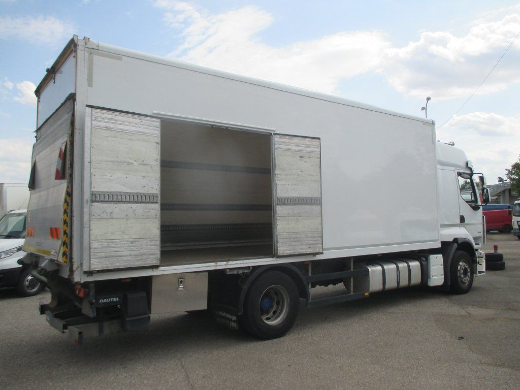 Renault Premium 380 Dxi - Camión caja cerrada: foto 5 Renault Premium 380 Dxi - Camión caja cerrada: foto 5