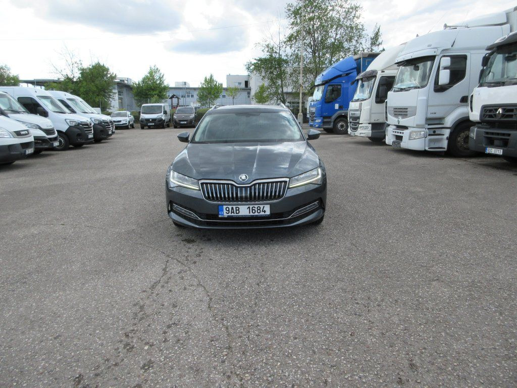Skoda 2.0 Tdi 147kw 4x4 Style Dsg - Coche familiar: foto 4 Skoda 2.0 Tdi 147kw 4x4 Style Dsg - Coche familiar: foto 4