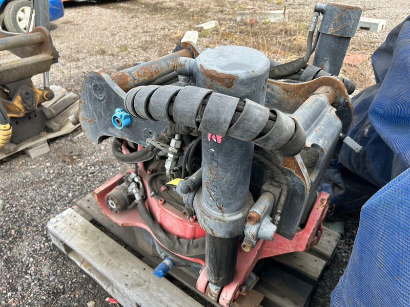 ROTOTILT R8 S70 - Implemento para Maquinaria de construcción: foto 2 ROTOTILT R8 S70 - Implemento para Maquinaria de construcción: foto 2