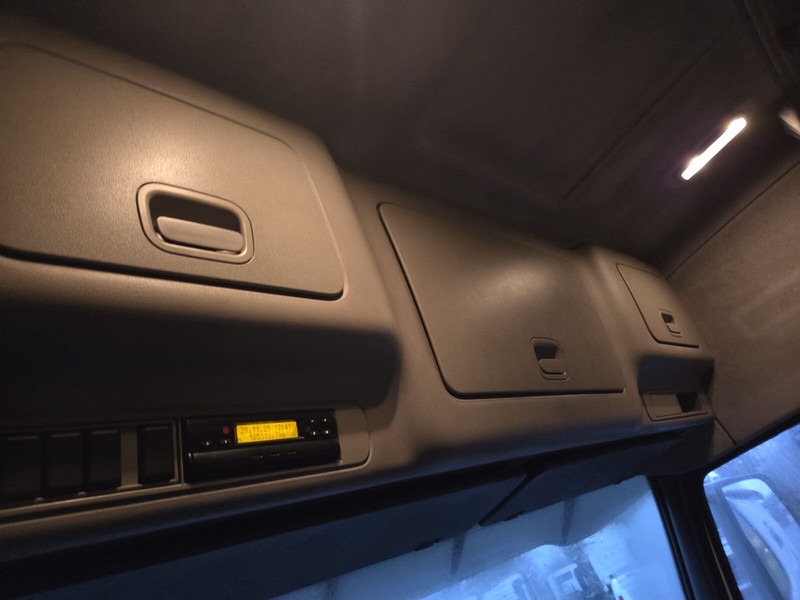 Volvo FH12 460 - Voith - Cabeza tractora: foto 5 Volvo FH12 460 - Voith - Cabeza tractora: foto 5