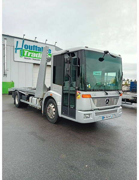 Mercedes-Benz Econic 1833 - Grua de remolque autos: foto 1 Mercedes-Benz Econic 1833 - Grua de remolque autos: foto 1