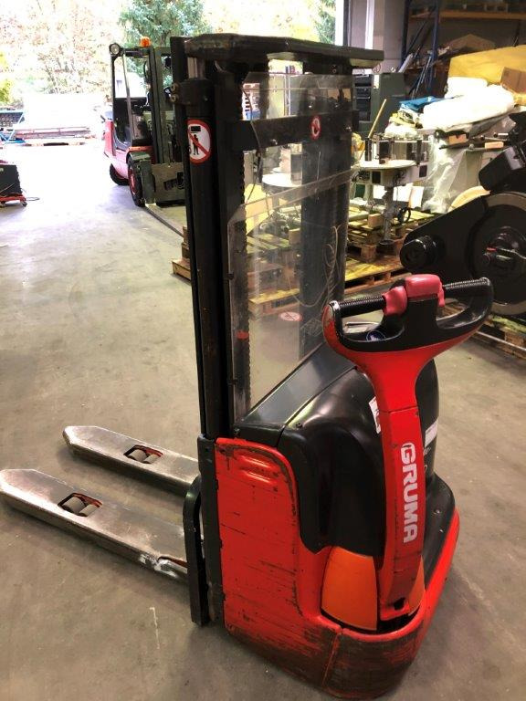 Ant Linde L 10 - high lift truck - stacker - electric pallet truck - pedestrian stacker - Apilador: foto 1 Ant Linde L 10 - high lift truck - stacker - electric pallet truck - pedestrian stacker - Apilador: foto 1