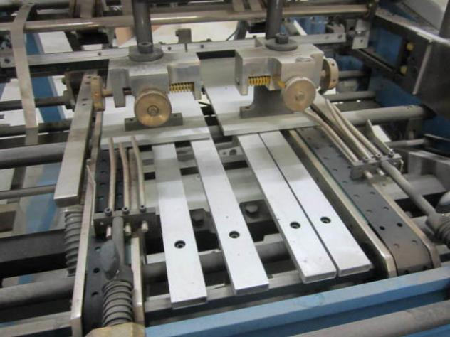 Fidia Dora-Combi Folder Folding Gluing Machine - Plegadora de papel: foto 4 Fidia Dora-Combi Folder Folding Gluing Machine - Plegadora de papel: foto 4