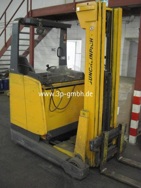 Jungheinrich ETV 214 AC Electric Reach Truck - Retráctil: foto 1 Jungheinrich ETV 214 AC Electric Reach Truck - Retráctil: foto 1