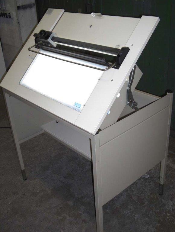 Mega steel cutter 699-2 on light table with waste box - Máquina de corte de papel: foto 2 Mega steel cutter 699-2 on light table with waste box - Máquina de corte de papel: foto 2
