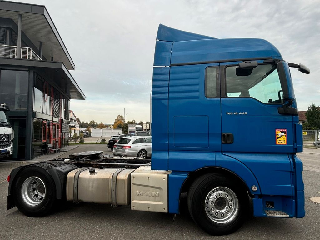 MAN TGX 18.440 480 Retarder/2 Tanks MAN TGX 18.440 480 Retarder/2 Tanks - Cabeza tractora: foto 3 MAN TGX 18.440 480 Retarder/2 Tanks MAN TGX 18.440 480 Retarder/2 Tanks - Cabeza tractora: foto 3