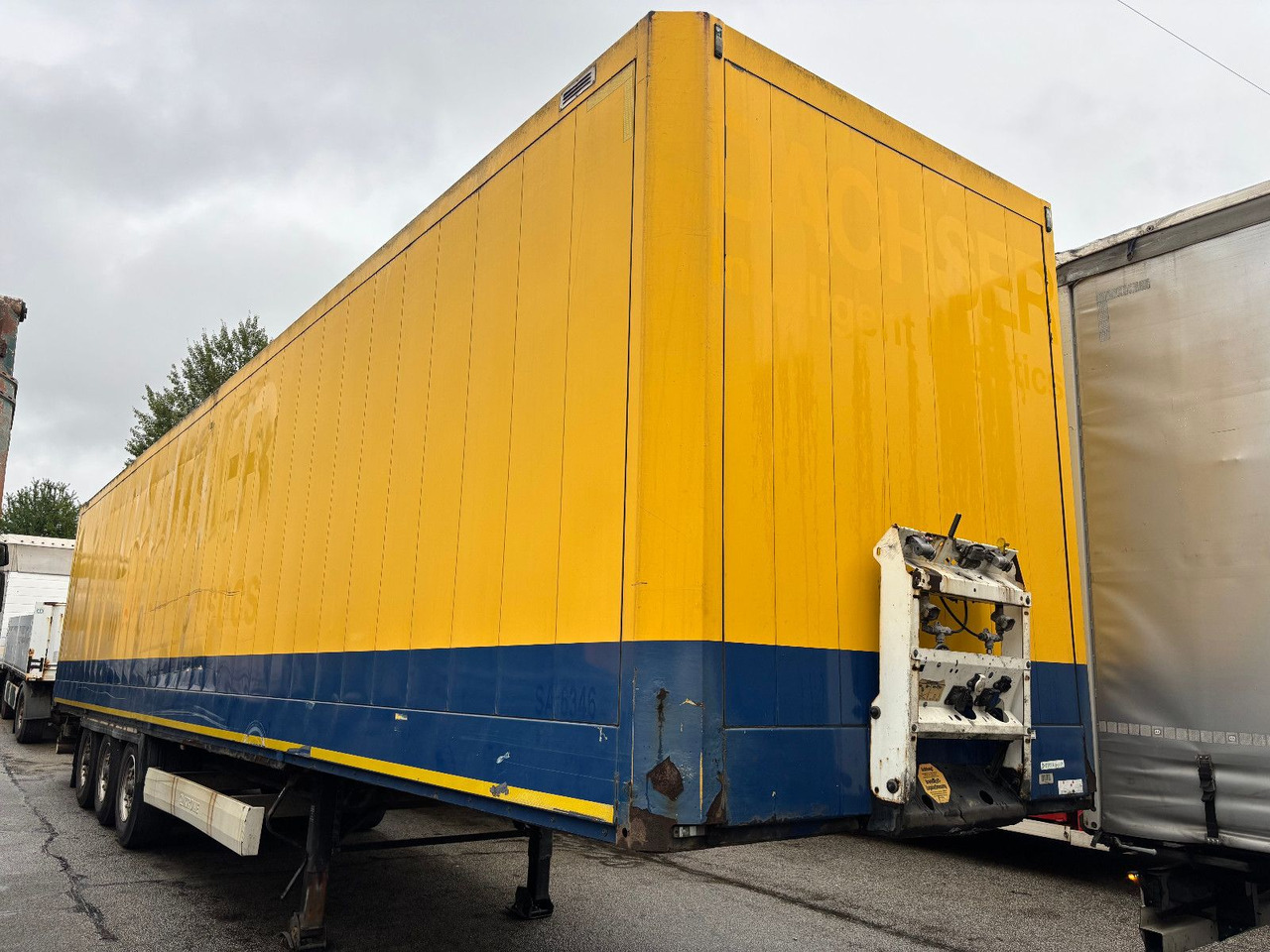 Krone SD Textilkoffer/Luft/Scheibe - Semirremolque caja cerrada: foto 3 Krone SD Textilkoffer/Luft/Scheibe - Semirremolque caja cerrada: foto 3