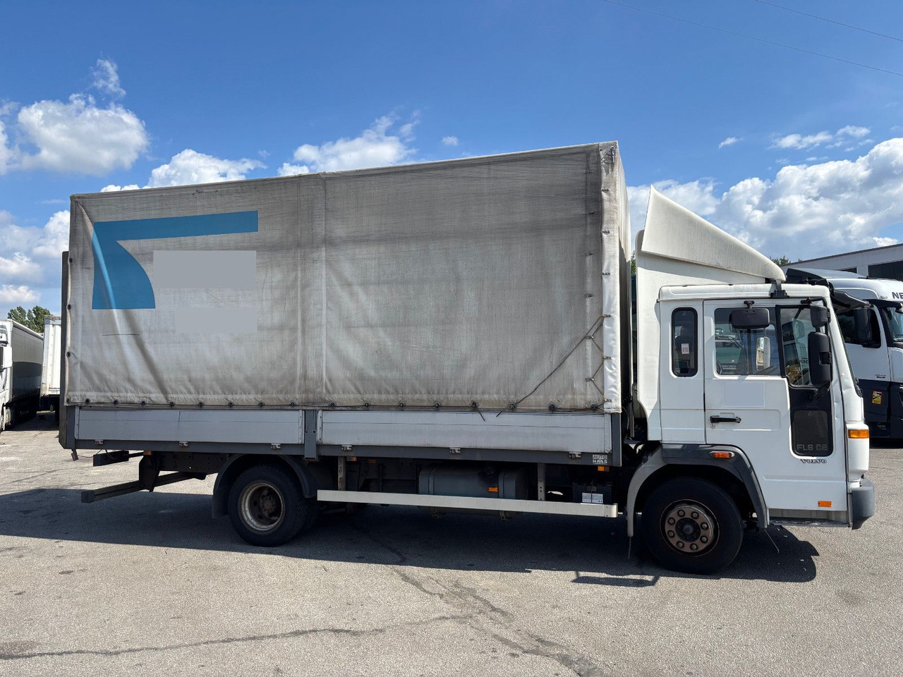 Volvo FL6 Klima/Luftfederung - Furgoneta con caja de lona: foto 3 Volvo FL6 Klima/Luftfederung - Furgoneta con caja de lona: foto 3