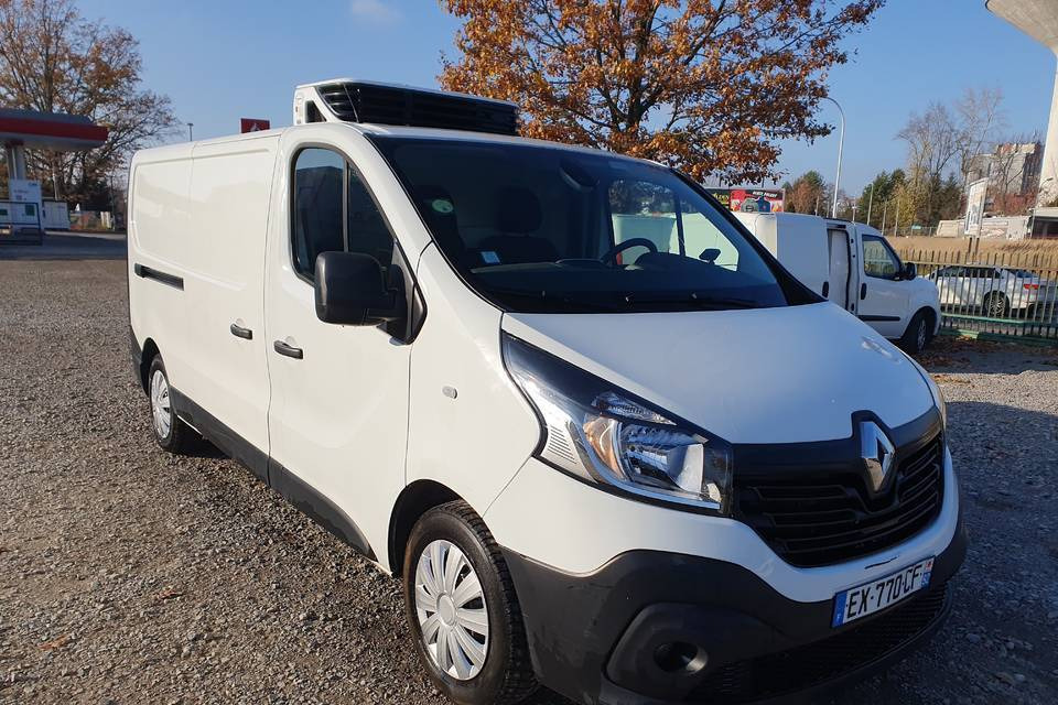 RENAULT TRAFIC CHLODNIA MROZNIA CARRIER+230V KLIMA EURO6 - Furgoneta frigorifica: foto 1 RENAULT TRAFIC CHLODNIA MROZNIA CARRIER+230V KLIMA EURO6 - Furgoneta frigorifica: foto 1
