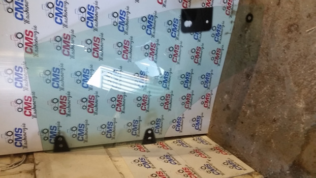 Case Mxm, Jxu New Holland Tm, Tl, Ts Series Cab Door Glass Rh 82036000 - Ventana y piezas: foto 1 Case Mxm, Jxu New Holland Tm, Tl, Ts Series Cab Door Glass Rh 82036000 - Ventana y piezas: foto 1
