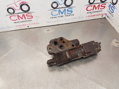 Claas Ares 836, 816, 610rz Trailer Brake Valve Parts 153108045, 6005021939 - Válvula de freno para Tractor: foto 2 Claas Ares 836, 816, 610rz Trailer Brake Valve Parts 153108045, 6005021939 - Válvula de freno para Tractor: foto 2