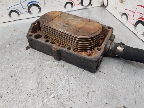 Claas Arion 600 Series 640 Engine Oil Cooler 0011613210, 0011350580 - Enfriador de aceite para Tractor: foto 4 Claas Arion 600 Series 640 Engine Oil Cooler 0011613210, 0011350580 - Enfriador de aceite para Tractor: foto 4