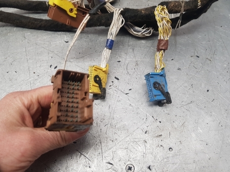 Claas Arion, Axion 640 Cab Wiring Loom Main 0022469930, 0026075290, - Cables/ Alambres para Tractor: foto 3 Claas Arion, Axion 640 Cab Wiring Loom Main 0022469930, 0026075290, - Cables/ Alambres para Tractor: foto 3
