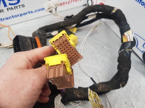 Claas Arion, Axion 640 Cab Wiring Loom Main 0022469930, 0026075290, - Cables/ Alambres para Tractor: foto 4 Claas Arion, Axion 640 Cab Wiring Loom Main 0022469930, 0026075290, - Cables/ Alambres para Tractor: foto 4