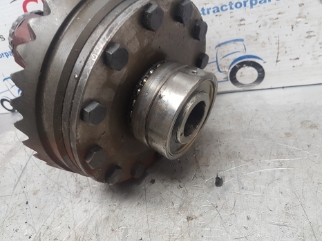 Claas Renault Ares 600, 800 Ser Front Axle Differential 6000103383, 6000103520 - Diferencial para Tractor: foto 4 Claas Renault Ares 600, 800 Ser Front Axle Differential 6000103383, 6000103520 - Diferencial para Tractor: foto 4