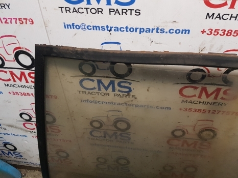David Brown Case 90, 94 Series 1290, 1394, 1294 Windscreen K262895 K303699 - Ventana y piezas para Tractor: foto 5 David Brown Case 90, 94 Series 1290, 1394, 1294 Windscreen K262895 K303699 - Ventana y piezas para Tractor: foto 5