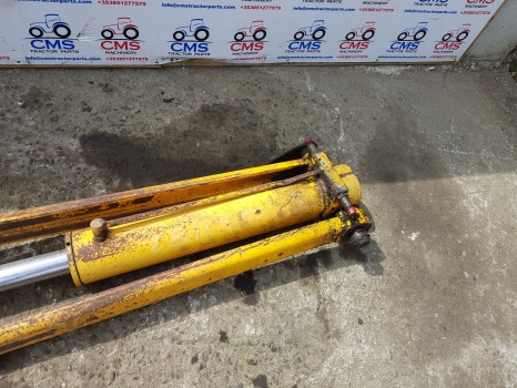 Fermec 860 Loader Bucket Cylinder Ram With Arms - Cilindro hidráulico para Cazo: foto 4 Fermec 860 Loader Bucket Cylinder Ram With Arms - Cilindro hidráulico para Cazo: foto 4