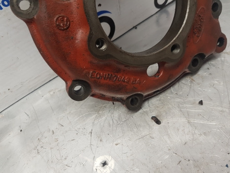 Ford 10, 40, 200 Transmission Plate Retainer F0nn7049aa, 81864422, E0nn7049ba - Caja de cambios: foto 2 Ford 10, 40, 200 Transmission Plate Retainer F0nn7049aa, 81864422, E0nn7049ba - Caja de cambios: foto 2