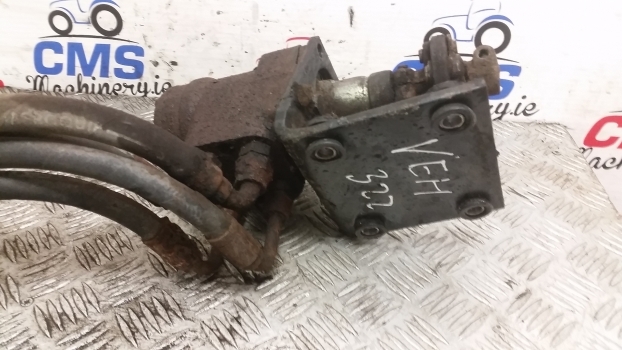 Ford 30, 10 S 4630 Danfoss Steering Motor Valve 83986295, E9223a244ba, 150n1260 - Dirección para Tractor: foto 3 Ford 30, 10 S 4630 Danfoss Steering Motor Valve 83986295, E9223a244ba, 150n1260 - Dirección para Tractor: foto 3