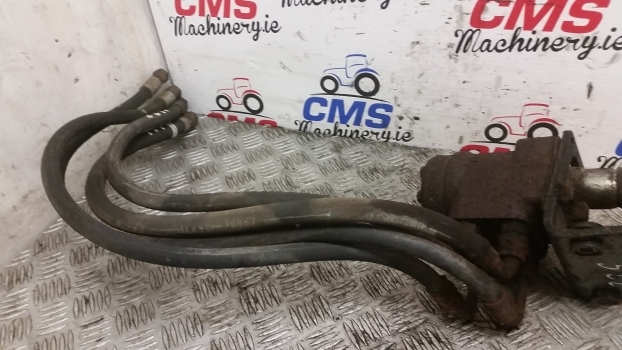 Ford 30, 10 S 4630 Danfoss Steering Motor Valve 83986295, E9223a244ba, 150n1260 - Dirección para Tractor: foto 4 Ford 30, 10 S 4630 Danfoss Steering Motor Valve 83986295, E9223a244ba, 150n1260 - Dirección para Tractor: foto 4