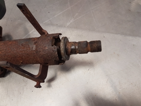 Ford 3230, 3430, 3930, 5130, 4830, 4630 Steering Column E8nn3c529da, 83982650 - Columna de dirección para Tractor: foto 4 Ford 3230, 3430, 3930, 5130, 4830, 4630 Steering Column E8nn3c529da, 83982650 - Columna de dirección para Tractor: foto 4
