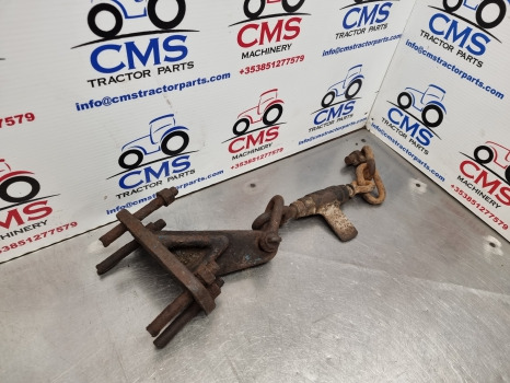 Ford 4000, 1000, 10 Series, Stabiliser Bracket Rh C7nnd933a - Suspensión: foto 2 Ford 4000, 1000, 10 Series, Stabiliser Bracket Rh C7nnd933a - Suspensión: foto 2