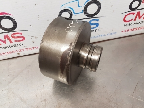 Ford 4000, 3000, 4500 Clucth Housing 82847704, C5nnn708c, 81817334 - Embrague y piezas para Tractor: foto 2 Ford 4000, 3000, 4500 Clucth Housing 82847704, C5nnn708c, 81817334 - Embrague y piezas para Tractor: foto 2