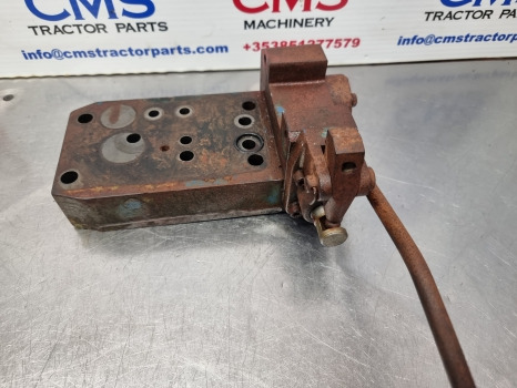 Ford 4000, 5000, 6600, 7600, 7000 Trailer Brake Valve 81829166 - Piezas de freno: foto 5 Ford 4000, 5000, 6600, 7600, 7000 Trailer Brake Valve 81829166 - Piezas de freno: foto 5