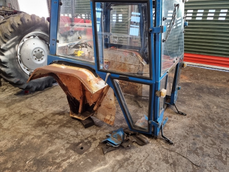Ford 5600, 6600, 7600, 5000, 6000 Complete Fritzmeier Cab, Frame, Mark 2 Sold - Cabina: foto 3 Ford 5600, 6600, 7600, 5000, 6000 Complete Fritzmeier Cab, Frame, Mark 2 Sold - Cabina: foto 3
