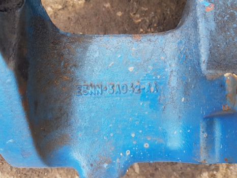 Ford 5610, 6610, 7610 Front Axle Support Frame Bolster E3nn3a042aa, 83948971 - Suspensión: foto 2 Ford 5610, 6610, 7610 Front Axle Support Frame Bolster E3nn3a042aa, 83948971 - Suspensión: foto 2