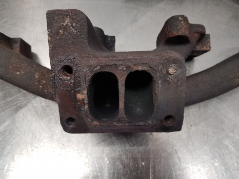 Ford 6610, 7410, 6600, 7600, 7610 Exhaust Manifold 81834263, E6nn9430aa - Colector de escape para Tractor: foto 4 Ford 6610, 7410, 6600, 7600, 7610 Exhaust Manifold 81834263, E6nn9430aa - Colector de escape para Tractor: foto 4