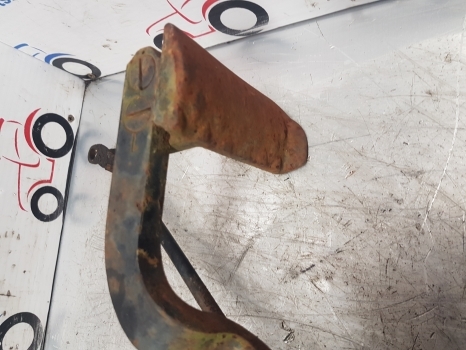 Ford 7610 10 Series Clutch Pedal 83960492, E4nn7n546aa12b, E4nn7d082bc - Embrague y piezas para Tractor: foto 4 Ford 7610 10 Series Clutch Pedal 83960492, E4nn7n546aa12b, E4nn7d082bc - Embrague y piezas para Tractor: foto 4