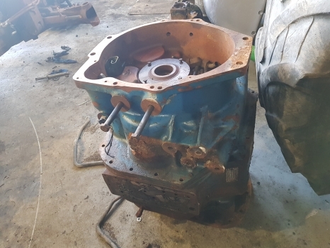 Ford 8530, 8630, 8730, 8830 Transmission Housing Powershift 81867871, F0nn7003ba - Caja de cambios para Tractor: foto 1 Ford 8530, 8630, 8730, 8830 Transmission Housing Powershift 81867871, F0nn7003ba - Caja de cambios para Tractor: foto 1