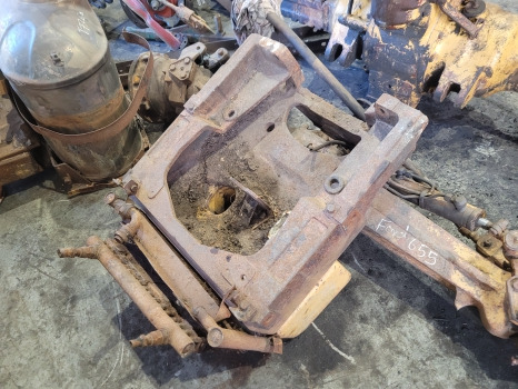 Ford C, D Series 655c, 655d Front Axle Support Frame Bolster E7nn3a042ce - Suspensión: foto 1 Ford C, D Series 655c, 655d Front Axle Support Frame Bolster E7nn3a042ce - Suspensión: foto 1