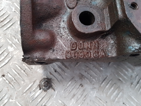 Ford Tw20, Tw30, 9700, Engine Head D9nn6090ca, D9nn6049gb, 87802116 - Cabezal de bloque para Tractor: foto 5 Ford Tw20, Tw30, 9700, Engine Head D9nn6090ca, D9nn6049gb, 87802116 - Cabezal de bloque para Tractor: foto 5
