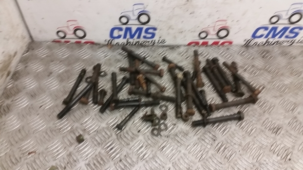 John Deere 30, 40, 50 Series 3040 Set Of Bolts For Engine Head And Cover - Cabezal de bloque para Tractor: foto 1 John Deere 30, 40, 50 Series 3040 Set Of Bolts For Engine Head And Cover - Cabezal de bloque para Tractor: foto 1