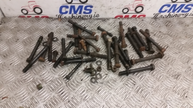 John Deere 30, 40, 50 Series 3040 Set Of Bolts For Engine Head And Cover - Cabezal de bloque para Tractor: foto 2 John Deere 30, 40, 50 Series 3040 Set Of Bolts For Engine Head And Cover - Cabezal de bloque para Tractor: foto 2