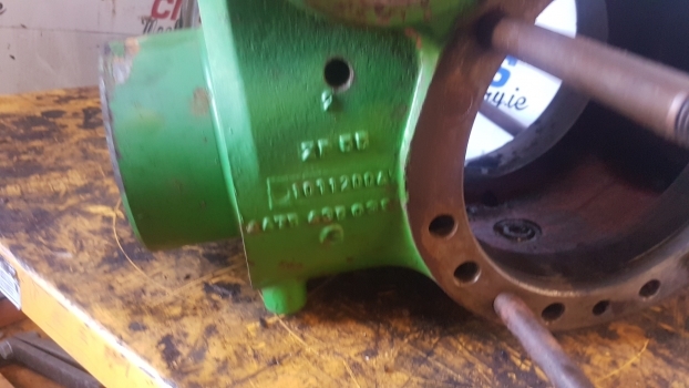 John Deere 3215, 3220 Front Axle Differential Housing Z72431, 4475435038 - Diferencial para Tractor: foto 2 John Deere 3215, 3220 Front Axle Differential Housing Z72431, 4475435038 - Diferencial para Tractor: foto 2