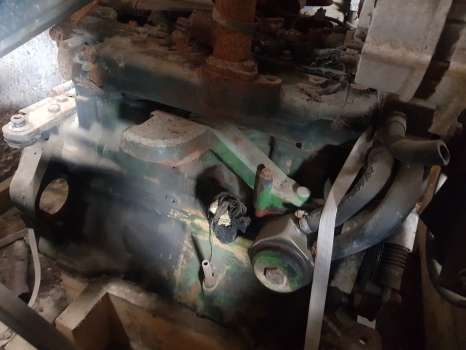 John Deere 4039tl Se6200 Engine Cylinder Head Block Crankshaft Nut Re66497 - Cabezal de bloque para Tractor: foto 1 John Deere 4039tl Se6200 Engine Cylinder Head Block Crankshaft Nut Re66497 - Cabezal de bloque para Tractor: foto 1