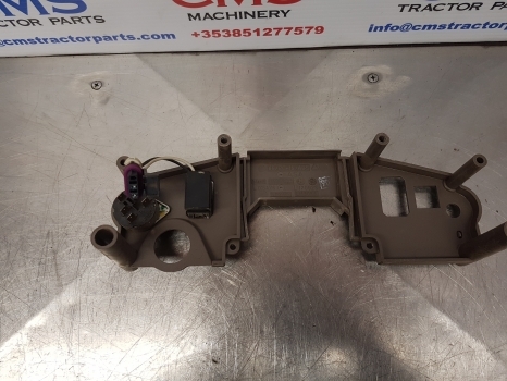 John Deere 6115m, 7330, 7520, 6195m Instrument Panel Bracket R110366, L175476 - Salpicadero para Tractor: foto 2 John Deere 6115m, 7330, 7520, 6195m Instrument Panel Bracket R110366, L175476 - Salpicadero para Tractor: foto 2