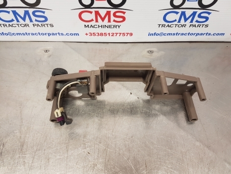 John Deere 6115m, 7330, 7520, 6195m Instrument Panel Bracket R110366, L175476 - Salpicadero para Tractor: foto 4 John Deere 6115m, 7330, 7520, 6195m Instrument Panel Bracket R110366, L175476 - Salpicadero para Tractor: foto 4